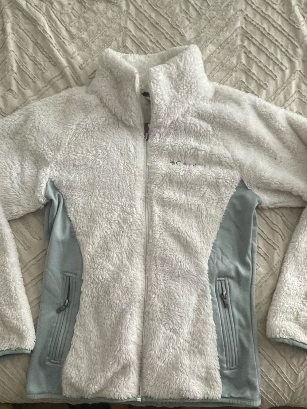 Columbia White Teddy Fleece Jacket with Light Gray Panels
